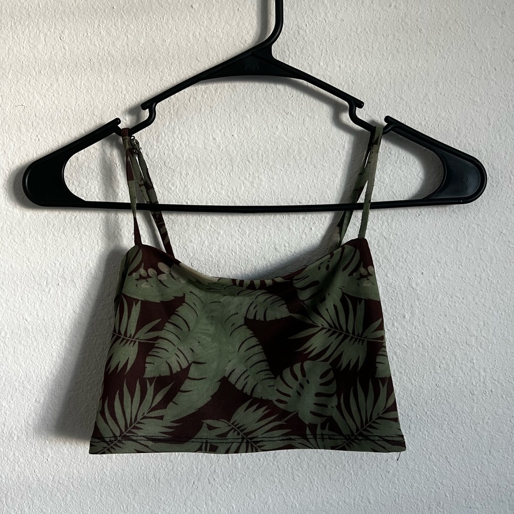 Tropical crop tank top